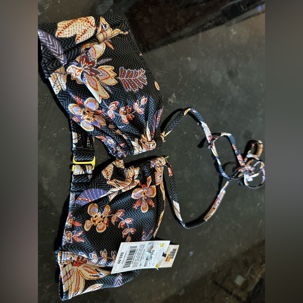 Women’s size small bikini top